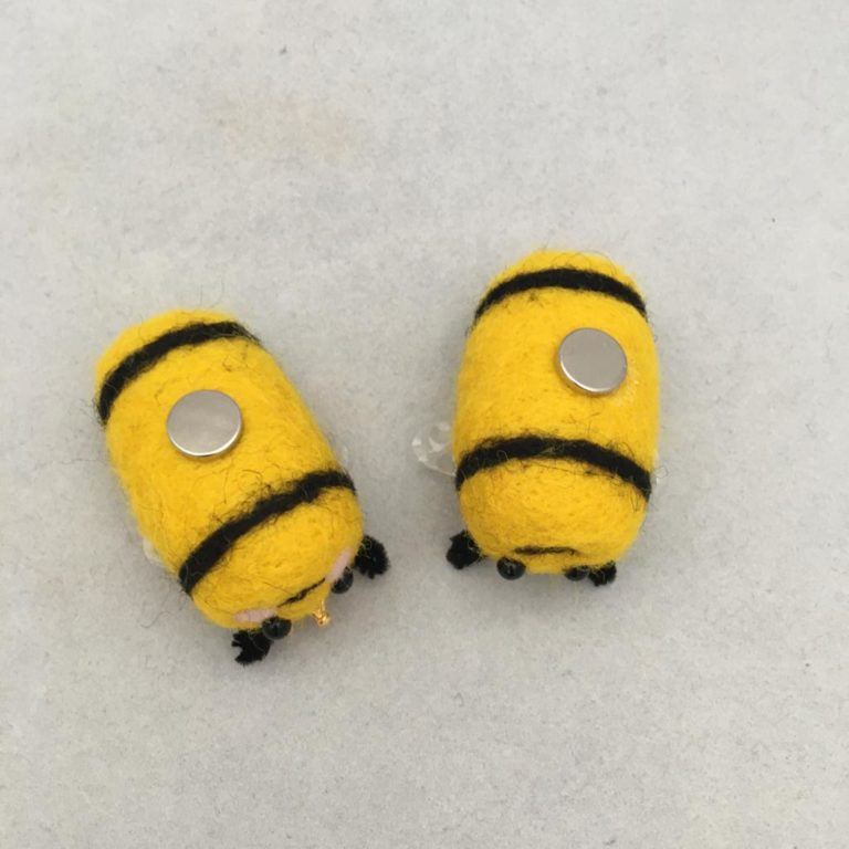 Needle felted Happy Bee magnets (pack of 2) - Conscious Crafties